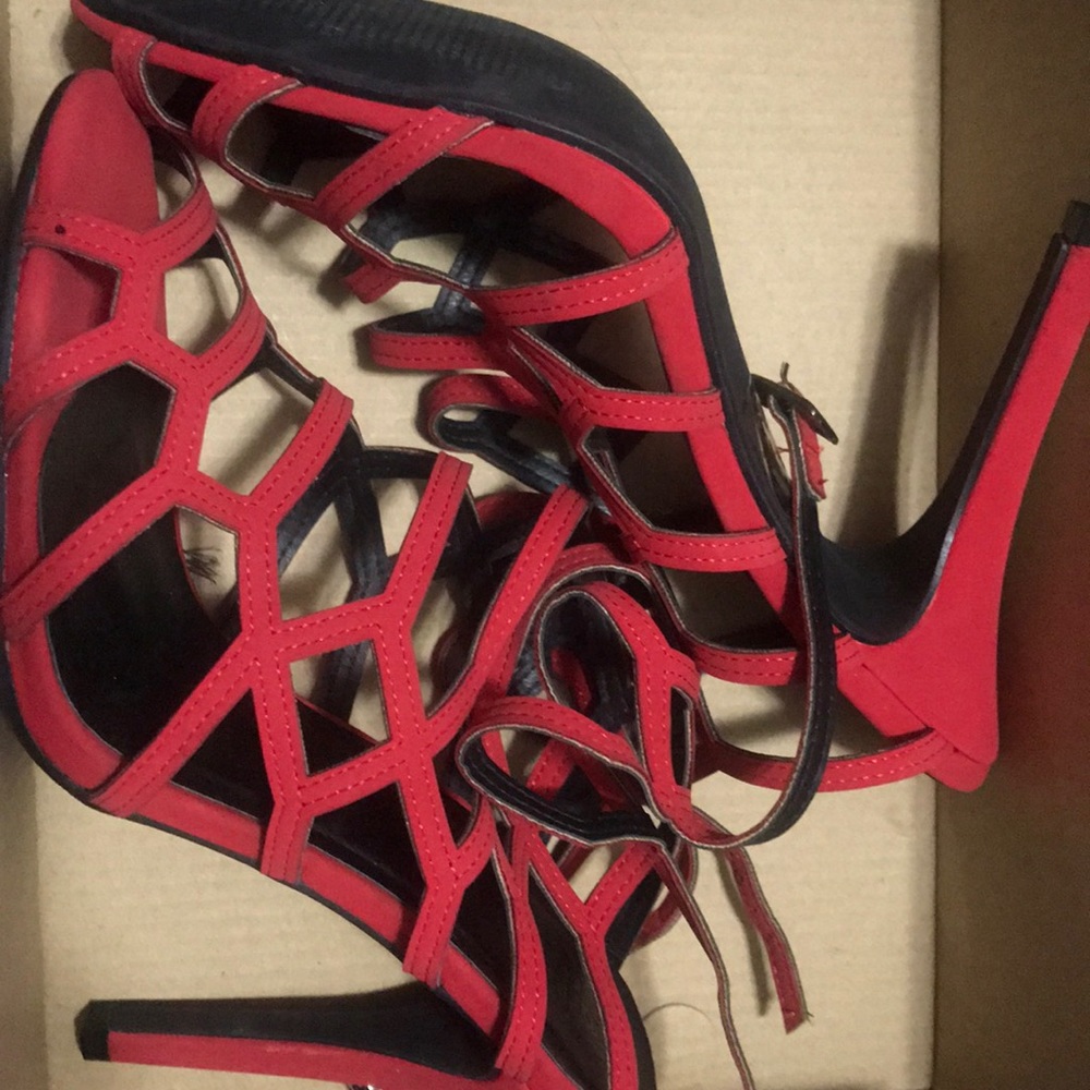 Red heels 🍒